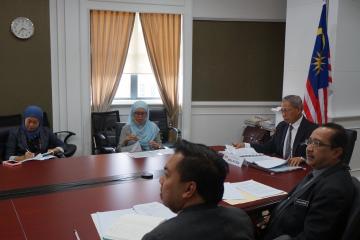 Sidang video YB Menteri  bersama Menteri dan Duta Republik Somalia