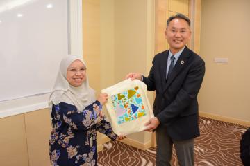 YBhg. Datuk Dr. Zunika Mohamed, Timbalan Ketua Setiausaha Kementerian Ekonomi menerima kunjungan hormat daripada Encik Takizawa Masahiko