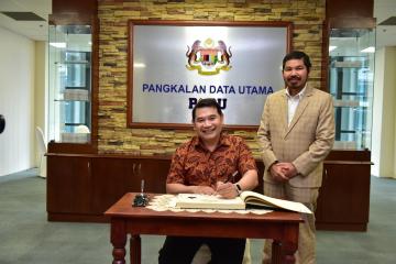 Lawatan Menteri Ekonomi, YB Rafizi Ramli Ke Pangkalan Data Utama (PADU)