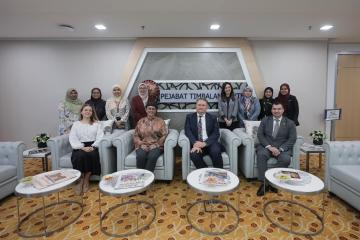 Kunjungan Hormat daripada H. E. Mr Taras Kachka, Timbalan Menteri Ekonomi Ukraine di Pejabat Timbalan Menteri Ekonomi, Menara Prisma, Putrajaya