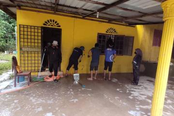 Kementerian Ekonomi dan Majlis Pembangunan Wilayah Ekonomi Pantai Timur (ECERDC) terus menunjukkan komitmen yang tinggi dalam membantu mangsa-mangsa banjir sepanjang musim tengkujuh