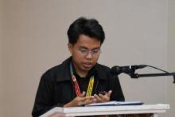 Juru Acara sedang memulakan majlis